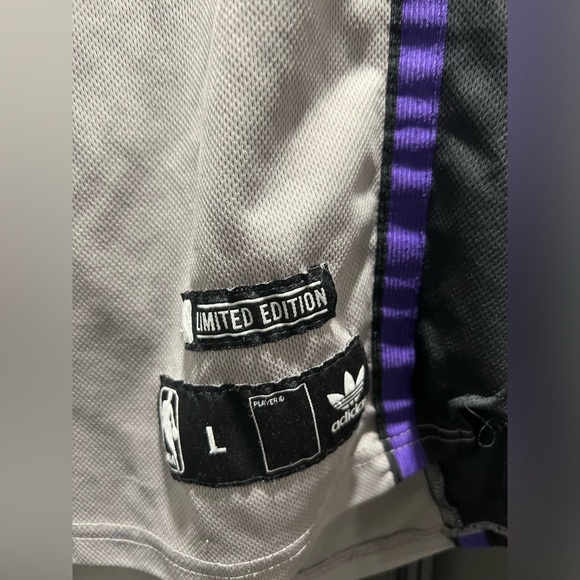 Kobe Bryant Limited Edition Kids Jersey - Picture 3 of 4